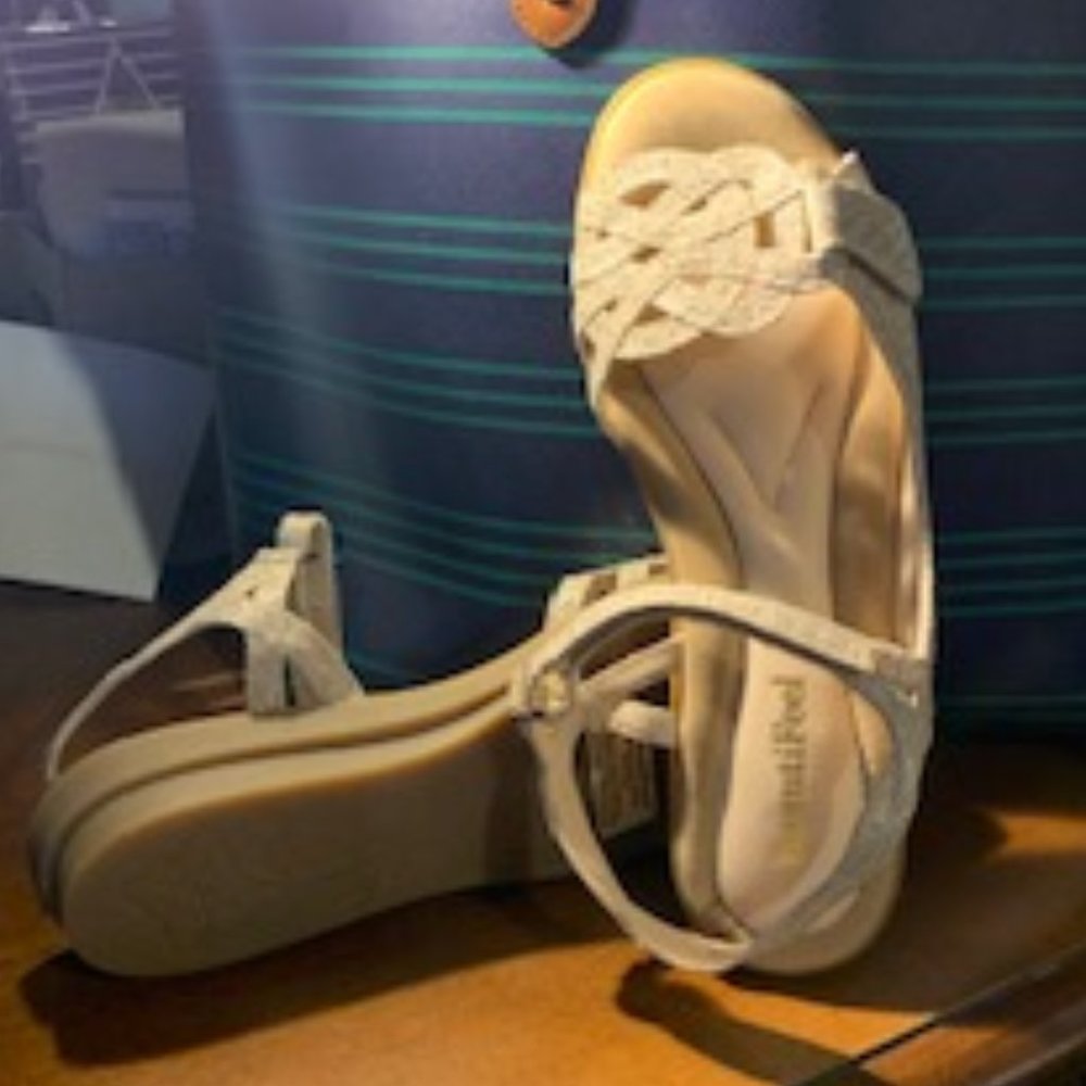 BeautiFeel adjustable walking sandal